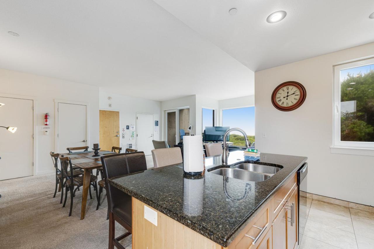 Serenity By The Sea Apartment Rockaway Beach Bagian luar foto