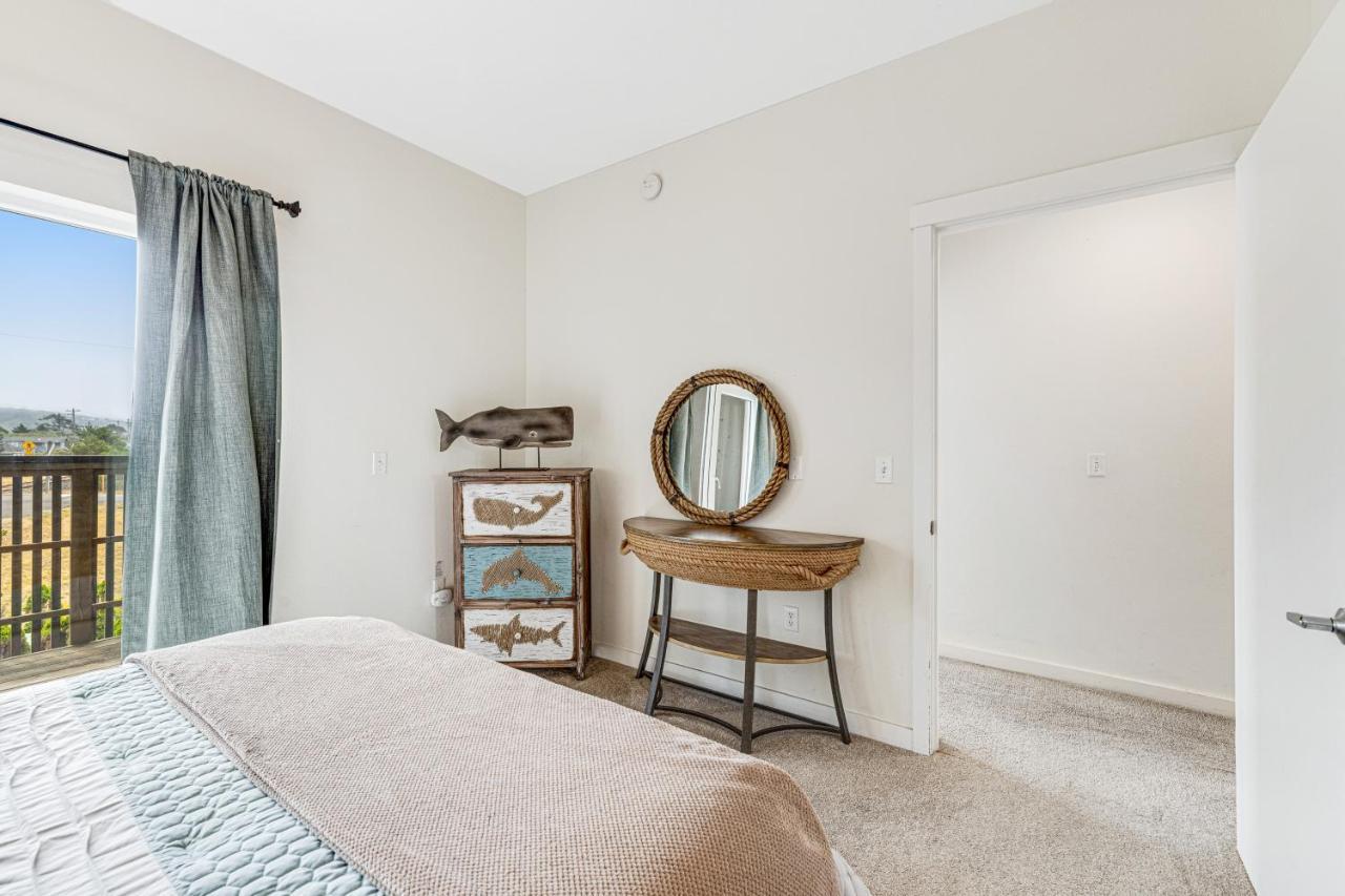 Serenity By The Sea Apartment Rockaway Beach Bagian luar foto